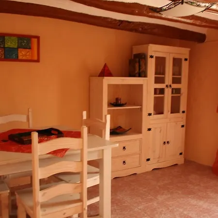 Holiday home Cal Turret Juncosa